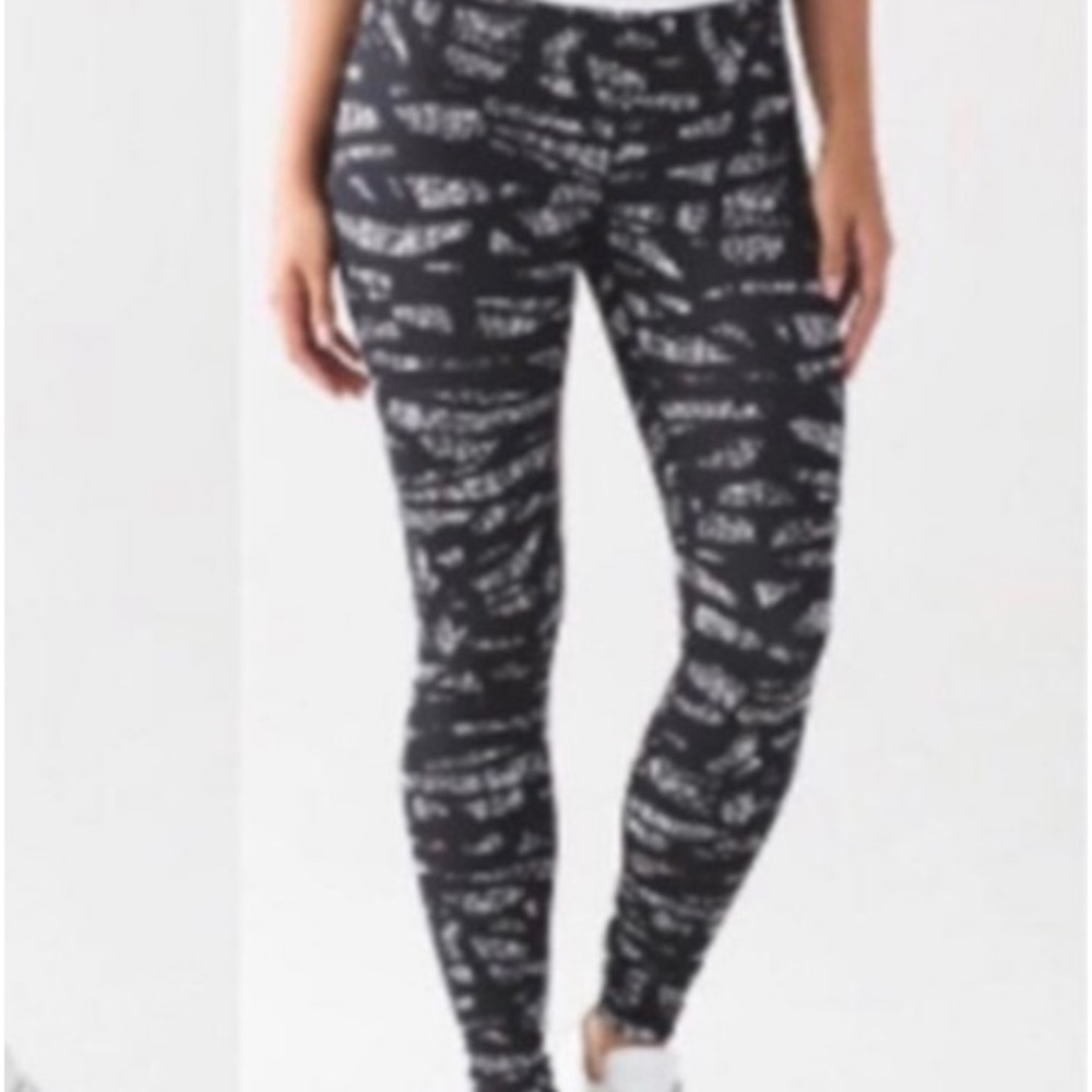 LIKE NEW! Hi-Rise Wunder Under Pant